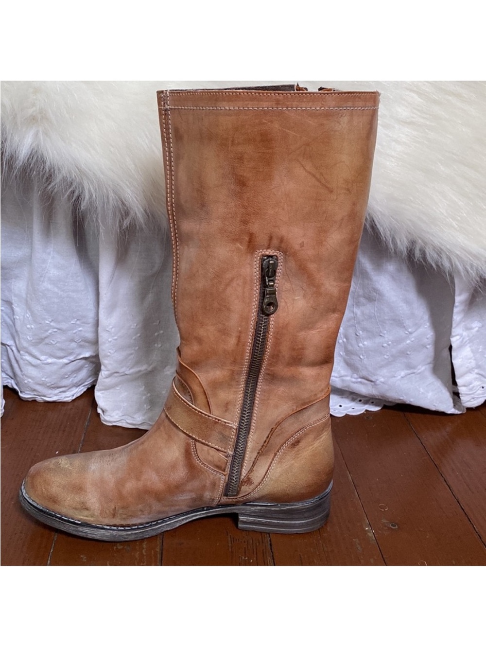 Classic Leather Mid-Calf Heeled Boots - Tan - Picture 5 of 10